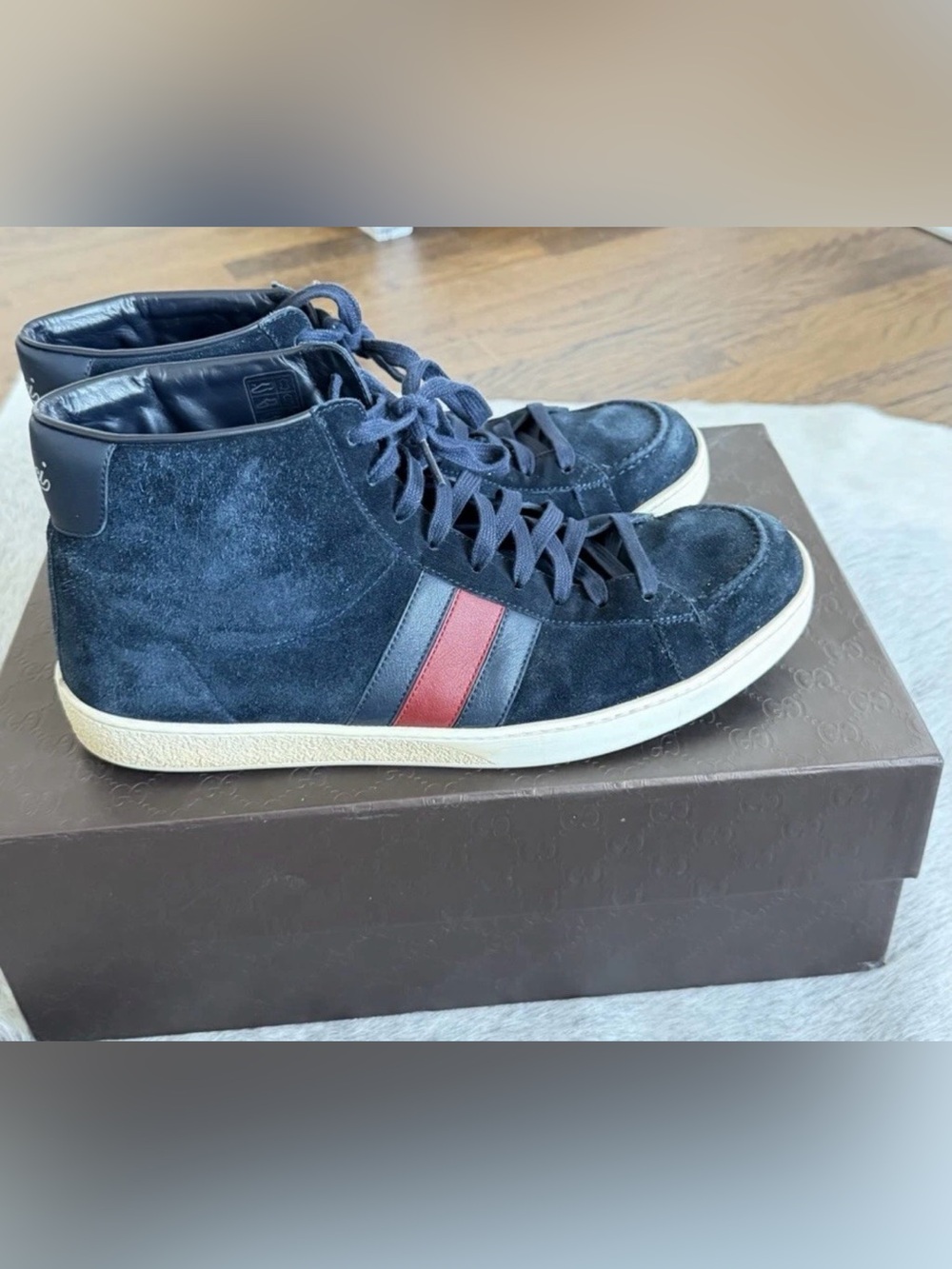 Men's Gucci High Top Sneakers
Rossi/Blu Softy Tek Size 9 1/2